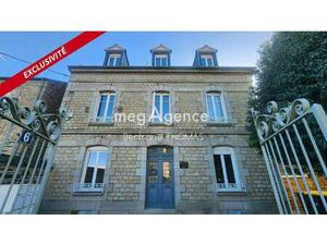 Vente Demeure d'exception à Fougères (35300) : à vendre / 244m² Fougères