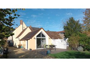 MAISON RENOVEE DANS VILLAGE A 10 MINUTES DE LA FLECHE