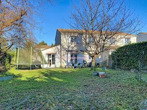 Maison familiale en copropriété Jardin clos 411 m² 4 chambres Proximité immédiate écoles e