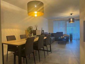 Modern appartement met terras en parkeerplaats in Residen...