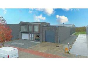 Bedrijfsgebouw met kantoor en loft op strategische liggin...