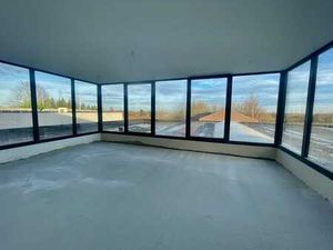 Plateau de 300m2 idéalement situé à louer à hannut