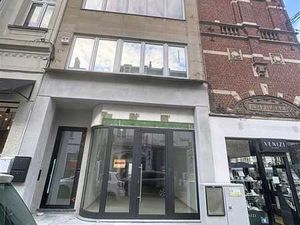 Commerce à louer avec un grand Jardin privatif – toutes acti