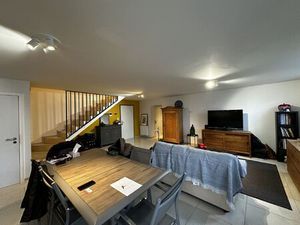 Duplex à louer avec 2 chambres   Bassilly (VBD69093)