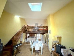 VILLIEU - LOYES - MOLLON Duplex type T3 plus 3 mezzanines de