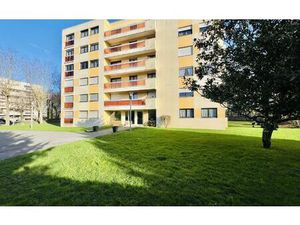 Location appartement  76.02 m² T-3 à Roissy-en-Brie  1 050 €
