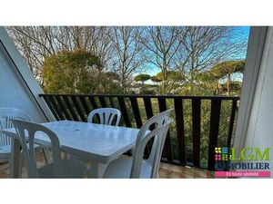 STUDIO AVEC BALCON VUE PARC ET PLACE DE STATIONNEMENT