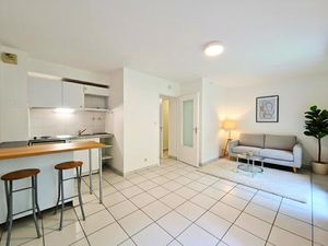 T1 avec jardin arboré de 90m² Pont des Demoiselles