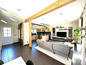 Maison idéalement située  excellent état  aucun travaux à prévoir  vue dégagée