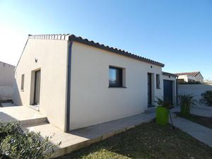 Villa plain pied RT2012 de 83m² avec 3 chambres sur un terrain de 326m² avec garage
