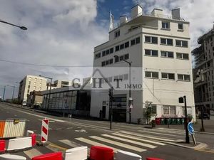 BÂTIMENT INDÉPENDANT AVEC SHOWROOM A VENDRE IVRY-SUR-SEINE