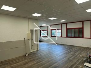 Immobilier Professionnel à louer Lisses