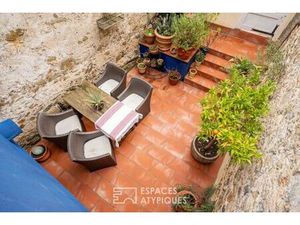 Maison de village singulière