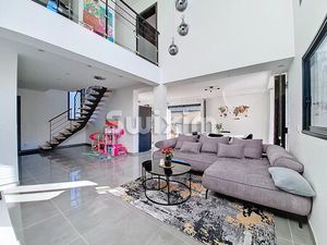 Maison individuelle T6 de 143m2 sur terrain de 535m2!