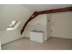 Location Appartement 2 pièces à Connerré (72160) : à louer 2 pièces / Connerré