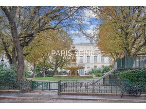 PARIS SEINE - SQUARE LOUVOIS