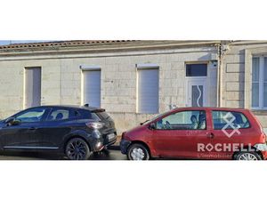 Maison de faubourg de plain-pied avec dépendance