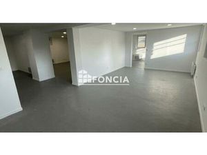 Appartement / Local rénové à neuf – Emplacement central premium