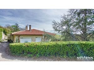 A Vendre en viager libre d'occupant Maison de 260 m² avec garages  piscine et jardin à Val