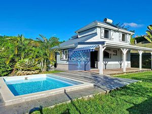 A VENDRE : MAISON T6 - 114 m2 - PISCINE ET VUE MER - CASE-PILOTE