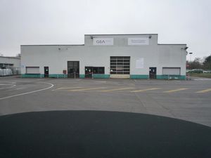 Local professionnel à vendre CHATEAU THIERRY 6 pièce(s) 3000m2 1 500 000€