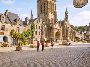 Local professionnel à louer LOCRONAN 5 pièce(s) 113m2 2 000€/mois HT/HC