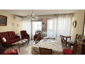 Rare Avignon Intra-Muros – Grand 5 pièces avec balcon et ascenseur