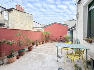 SUPERBE APPARTEMENT AVEC TERRASSE A BORDEAUX CENTRE - PLACE