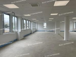 A LOUER : BUREAUX 300 m² RENNES FREVILLE