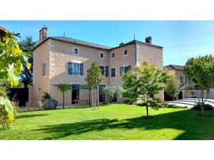 Magnifique Ancienne Ferme Rustique en Pierre Rénovée  7 Chambres  7 Salles de Bains  À Que