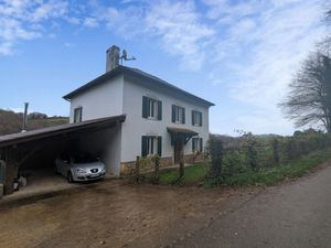 Maison avec jardin et abri voiture à Bergouey