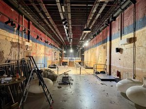 A Louer Local Commercial 729 m2 Paris 10ème République