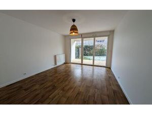 Location appartement  43 m² T-2 à Olivet  650 €