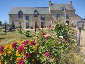 Maison de 322 m² à Trebedan
