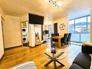 Appartement traversant 3 pièces en résidence GRASSE