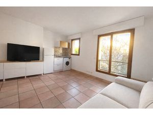 STUDIO À FORTE VALEUR PATRIMONIALE – NOGENT-SUR-MARNE - quartier Île de Beauté / Le Port