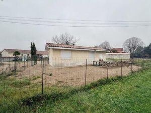 Local commercial avec terrain constructible