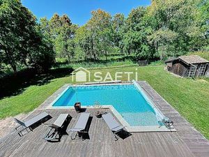 Maison familiale avec vue sur la foret et piscine