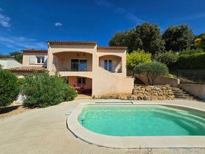 Maison et dépendance