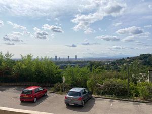 CALUIRE - 302 AVENUE ELIE VIGNAL - T1 de 33m² avec grand balcon