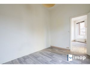 Métro croix de Chavaux - T2 lumineux