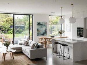 **RARE: 4 PIÈCES AVEC JARDIN PROCHE RER A**