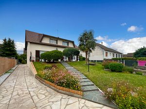 Vente maison 5 pièces  144.00m²  Les Mureaux