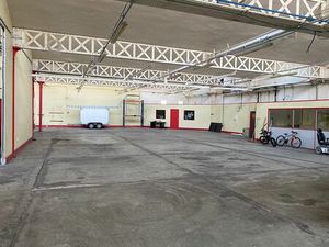 Vente local d'activités NEAUFLES ST MARTIN 4 500 m²