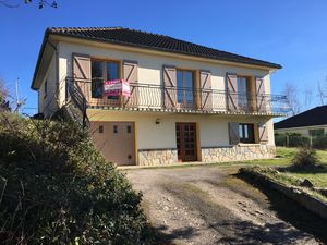 Aixe sur Vienne  agréable pavillon avec jardin