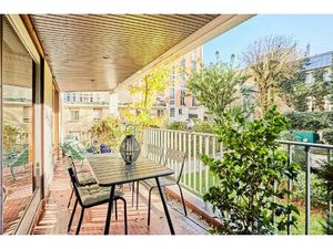 Paris 16th District – An Ideal Pied A Terre With A Terrace