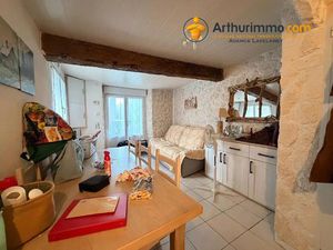 Maison de village avec petite cour