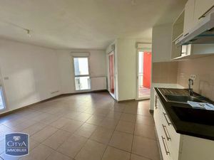 Appartement à louer 2 pièces 51.5 m² - Nîmes (30) - 627€