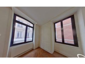 LYON 2 - PROCHE JACOBINS