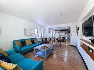 Maison mitoyenne T8 de 267m2 sur terrain de 535m2!